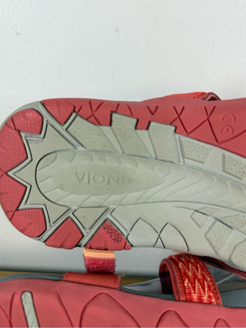 Vionic Orange Slip-on Crisscross Strapped Sandals Size 8 - Picture 11 of 14